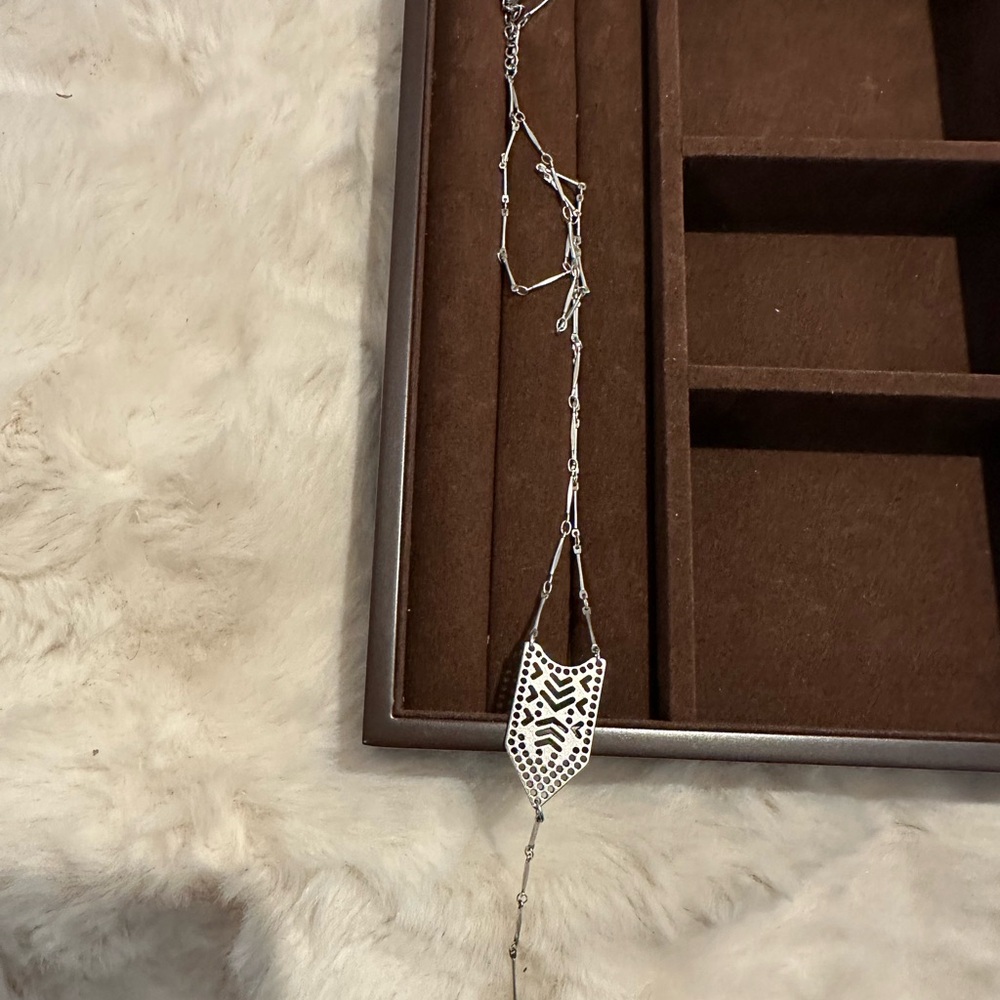Elegant Silver Pendant Necklace